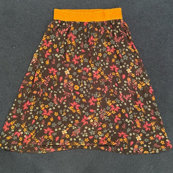 LOT OF 4 XS LULAROE LOLA SKIRTS - Picture 3 of 6